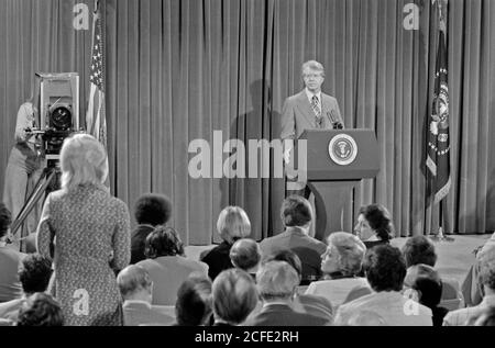 Jimmy carter parlant lors d'une conférence de presse ca. 22 avril 1977 Banque D'Images