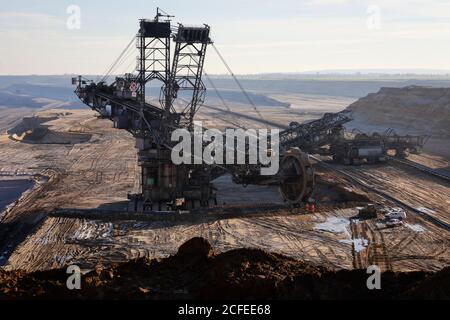 19 janvier 2019, Juechen, Rhénanie-du-Nord-Westphalie, Allemagne - Pelle hydraulique à roue à godets dans la mine de lignite RWE Garzweiler, Rheinisches Braunkohlerevier Banque D'Images