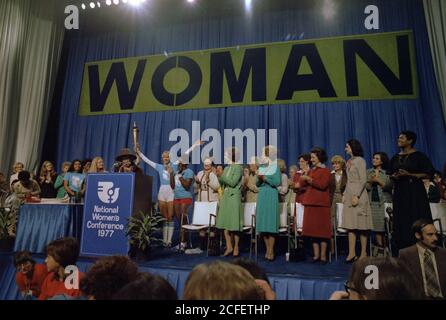 Rosalynn carter avec Betty Ford et Ladybird Johnson à la National Womens Conference. CA. 19 novembre 1977 Banque D'Images