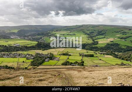 Autour du Royaume-Uni - « Happy Valley » Images capturées lors d'une promenade jusqu'au Studley Pike Monument, sur la lande au-dessus de Todmorden & Hebden Bridge dans le West Yorkshire, Banque D'Images