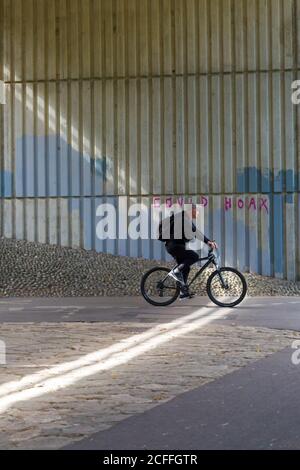 Bournemouth, Dorset, Royaume-Uni. 5 septembre 2020. Covid-19 graffiti à Bournemouth Underpass - Covid Hoax. Crédit : Carolyn Jenkins/Alay Live News Banque D'Images