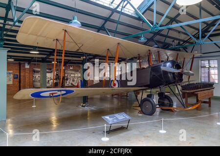 Un biplan Avro 504K (c1918-1933) exposé au RAF Museum, Londres, Royaume-Uni. Banque D'Images