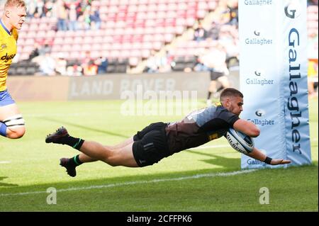 Twickenham, Royaume-Uni. Le 05septembre 2020. JAMES LANG de Harlequins marque une consolation essayez d'obtenir le score 27-41 lors du match de rugby Gallagher Premiership entre Harlequins et Bath Rugby à Twickenham Stoop, Twickenham, Angleterre, le 5 septembre 2020. Photo de Ken Sparks. Utilisation éditoriale uniquement, licence requise pour une utilisation commerciale. Aucune utilisation dans les Paris, les jeux ou les publications d'un seul club/ligue/joueur. Crédit : UK Sports pics Ltd/Alay Live News Banque D'Images