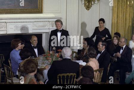 Jimmy carter et Rosalynn carter hôte du dîner d'État en l'honneur du président Jose Lopez Portillo du Mexique ca. 14 février 1977 Banque D'Images