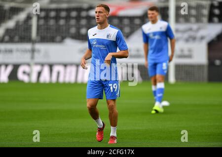 DERBY, ANGLETERRE. 5 SEPTEMBRE Scott Wilson de Barrow se réchauffe avant le lancement du match de la Carabao Cup entre Derby County et Barrow au Pride Park, Derby (crédit : Jon Hobley | MI News) crédit : MI News & Sport /Alay Live News Banque D'Images