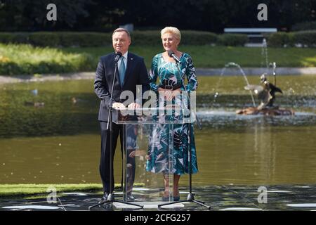 Varsovie, Mazovie, Pologne. 5 septembre 2020. Participation du couple présidentiel à la 9e édition de la campagne nationale de lecture 2020 en Saski Garden.in la photo: ANDRZEJ DUDA, AGATA KORNHAUSER-DUDA crédit: Hubert Mathis/ZUMA Wire/Alay Live News Banque D'Images