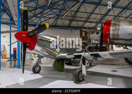 Un Mustang P-51D nord-américain exposé au RAF Museum, Londres, Royaume-Uni. Banque D'Images