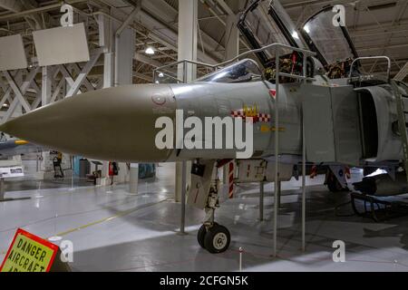 Un chasseur tout temps McDonnell Douglas Phantom FGR2 (1968-92) exposé au RAF Museum, Londres, Royaume-Uni. Banque D'Images