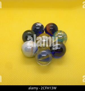 Cygnes de verre, figurines élégantes, Art décoratif Banque D'Images