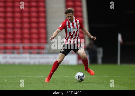 SUNDERLAND, ANGLETERRE. 5 SEPTEMBRE Denver Hume of Sunderland pendant le match de la Carabao Cup entre Sunderland et Hull City au stade de Light, Sunderland. (Credit: Mark Fletcher | MI News) Credit: MI News & Sport /Alay Live News Banque D'Images