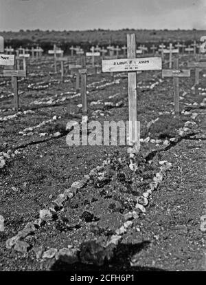 Légende originale: Tombes des soldats - emplacement: CA. 1917-1946 Banque D'Images