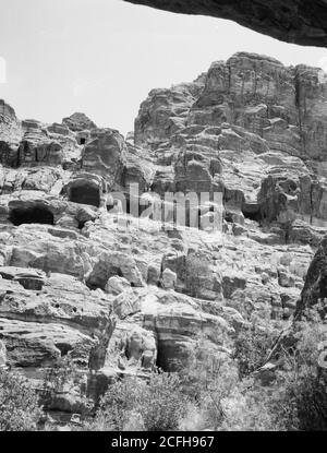 Légende originale: Petra. Falaises - emplacement: Petra Jordan ca. 1940-1946 Banque D'Images