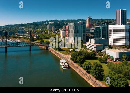 Vue aérienne du centre-ville de Portland Oregon et de la rivière Willamette Banque D'Images