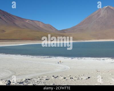 Le lac minéral vert émeraude de Laguna verde est situé en Bolivie Banque D'Images