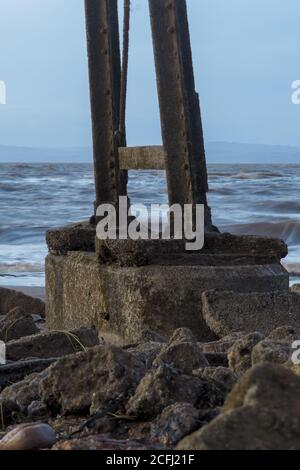 Pris bas sur la plage à Clevedon à marée basse. Banque D'Images