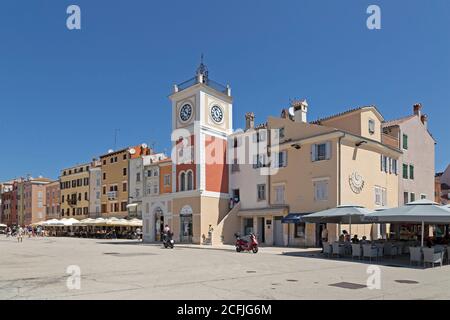 tour de l'horloge, place Marsala Tita, Rovinj, Istria, Croatie Banque D'Images