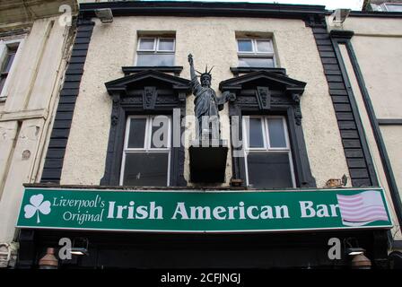 L'avant d'un Irish American Bar à Liverpool, au Royaume-Uni Banque D'Images