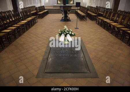 Tombeau du compositeur allemand Johann Sebastian Bach dans l'église St Thomas (Thomaskirche) à Leipzig, Saxe, Allemagne. Banque D'Images