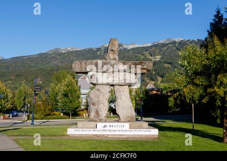 Whistler, Canada - Circa 2019 : Whistler Inukshuk 2010, mémorial des Jeux olympiques d'hiver Banque D'Images