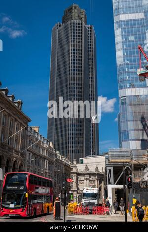 La tour 42 du gratte-ciel, maintenant datée, était connue auparavant sous le nom de tour NatWest. Banque D'Images