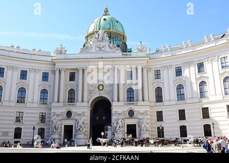 Vienne, Autriche. Michaelertrakt et Michaelerplatz à Vienne Banque D'Images