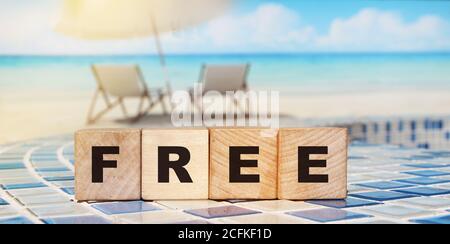 Inscription gratuite sur des cubes sur des mosaïques. Livraison gratuite Banque D'Images