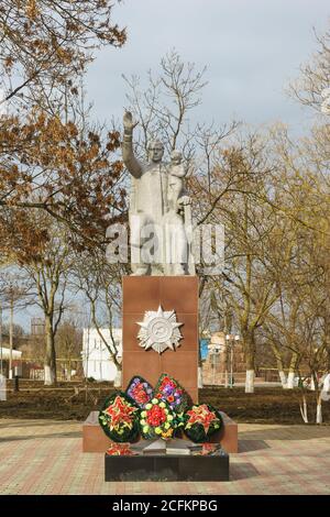 STANITSA TAMAN, DISTRICT de TEMRYUK, KRASNODAR KRAI, RUSSIE - janvier 04.2017 : un mémorial pour les habitants de Taman, qui sont morts dans la grande wa patriotique Banque D'Images