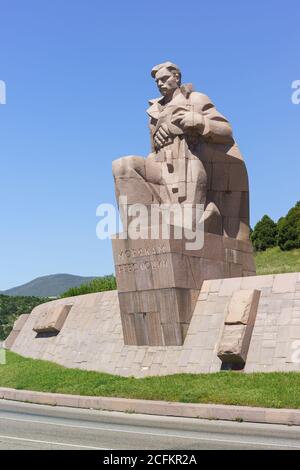 Novorossiysk, Krasnodar Krai, Russie - avril 29.2017 : monument commémoratif 'aux marins de la révolution' au tournant de la route Novorossiysk-Tuapse Banque D'Images