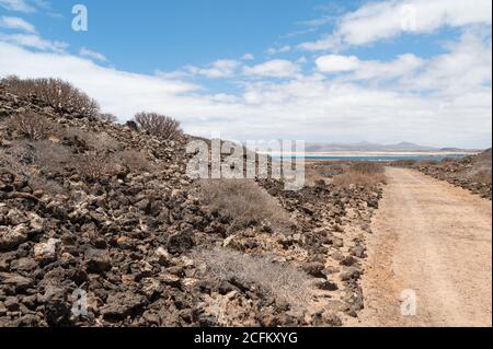 Sentiers sur l'île inhabitée et exotique de Lobos, très proche de Fuerteventura. Îles Canaries, Espagne Banque D'Images