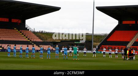 Londres, Royaume-Uni. 1er février 2018. LONDRES, ANGLETERRE - SEPTEMBRE 06: Les deux équipes claquant le NHS lors de Barclays FA Women's Super League entre Tottenham Hotspur et West Ham United au stade de Hive, Londres, Royaume-Uni le 06 septembre 2020 crédit: Action Foto Sport/Alay Live News Banque D'Images