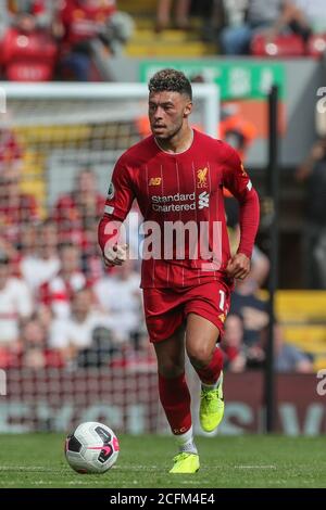 14 septembre 2019 , Anfield, Liverpool, Angleterre; Premier League football, Liverpool vs Newcastle United ; Alex Oxlade-Chamberlain (15) de Liverpool pendant le jeu Credit: Mark Cosgrove/News Images les images Premier League/EFL football sont soumises à la licence DataCo Banque D'Images