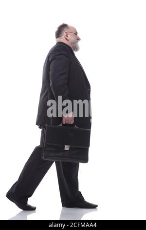 homme d'affaires avec un porte-documents en avant. isolé sur un blanc Banque D'Images