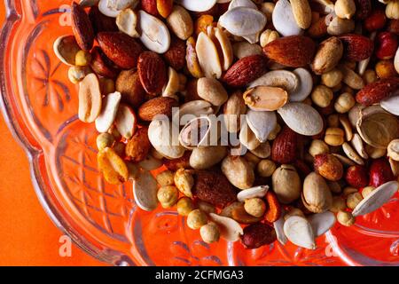 D'un coup de coin sur une table orange dryfruits Banque D'Images