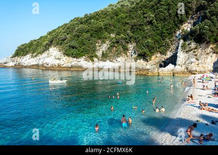 Pélion, plage de Limnionas, Grèce - août 11 2020 : plage pittoresque de Limnionas à Pélion en Grèce Banque D'Images