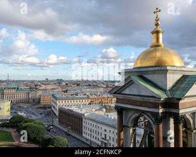 Vue aérienne de Saint-Pétersbourg depuis la Colonnade de la cathédrale Saint-Isaac en été, Russie Banque D'Images