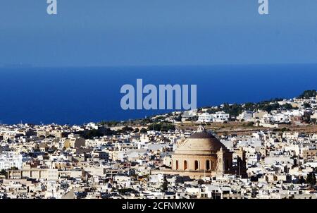 Vue sur IR-Rabat depuis le fort Mdina. Banque D'Images