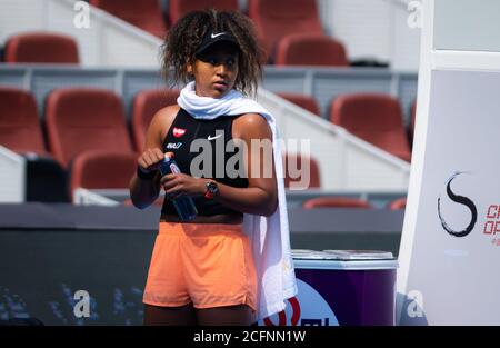 Naomi Osaka du Japon pendant la pratique à la Chine 2019 Open Premier obligatoire tournoi de tennis Banque D'Images