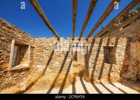 Ruines anciennes d'une colonie fortifiée de lépreux - île de Spinalonga (Kalydon), Grèce Banque D'Images