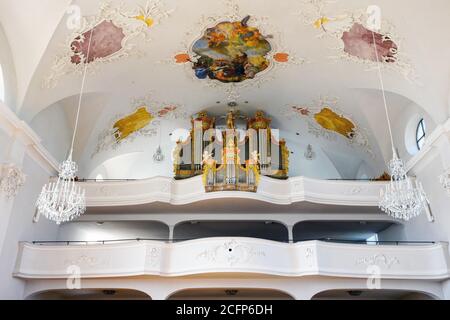 Orgue d'église à Saint-Martin, église catholique du village de Hochdorf, canton de Lucerne, Suisse. Banque D'Images
