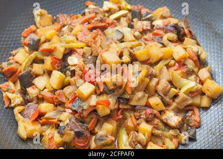 Plat de légumes indien sabzi dans une poêle à frire Banque D'Images