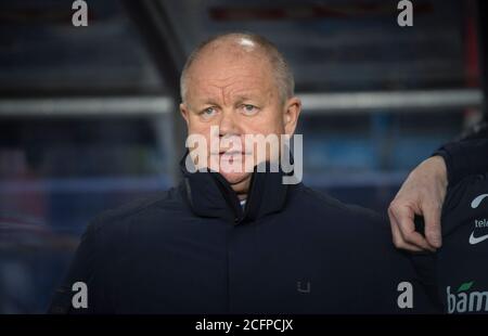 Le directeur de l'équipe norvégienne Per-Mathias Høgmo vu sur la touche lors de l'amicale de football entre Noway et la Finlande à Ullevaal Stadion à Oslo. Norvège, 29/03 2016. Banque D'Images