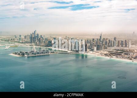 Vue aérienne de la Marina de Dubaï Dubai skyline Eye grande roue, Emirats Arabes Unis Banque D'Images