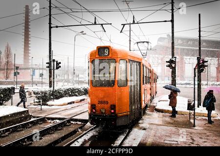 Le tramway coloré de Turin, Italie Banque D'Images