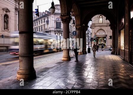 Le tramway coloré de Turin, Italie Banque D'Images