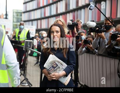 Londres, Royaume-Uni. 7 septembre 2020. Stella Morris, partenaire de Julian Assange, arrive à te Old Bailey. Les partisans du fondateur de WikiLeaks, Julian Assange, se rassemblent en dehors de Old Bailey alors que le tribunal entend des procédures d'extradition contre lui. Credit: Tommy London/Alay Live News Banque D'Images