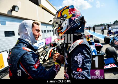 GASLY Pierre (FRA) Formule Renault 3.5 Arden Motorsport ambiance SAINZ Carlos (Spa) Formule Renault 3.5 Dams ambiance fin de la série mondiale 2014 par Renault, du 26 au 28 septembre 2014, au circuit Paul Ricard, le Castellet, France. Photo Vincent Curutchet / DPPI crédit: LM/DPPI/DPPI/Vincent Curutchet/Alamy Live News Banque D'Images