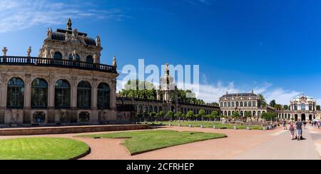 Dresde, Saxe / Allemagne - 3 septembre 2020 : vue panoramique de la cour intérieure du bâtiment historique de Zwinger à Dresde Banque D'Images