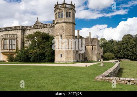 Vue sur l'abbaye de Lacock Banque D'Images