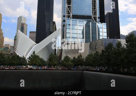 New York- Mai 9 2019: Extérieur de la station du World Trade Center. C'est une station de terminal sur le SYSTÈME PATH. Il est situé dans le complexe du World Trade Center. Banque D'Images