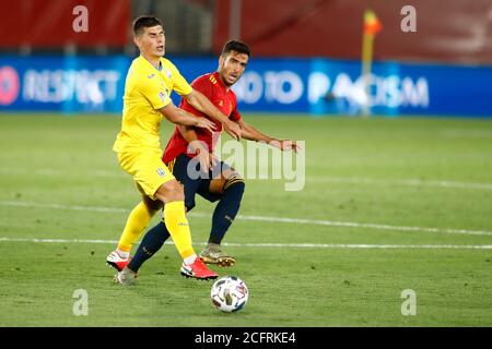 Mikel Merino d'Espagne et Bogdan Mykhaylitchenko d'Ukraine dans Action lors du match de football de la Ligue des Nations de l'UEFA entre l'Espagne Et l'Ukraine sur septem Banque D'Images